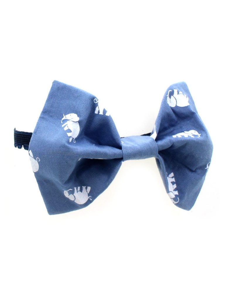 Gravata Borboleta Cães e Gatos com Elástico Azul Estampa Elefantinhos