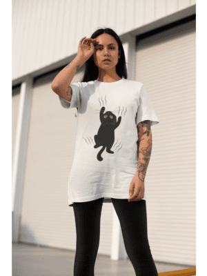Camiseta Gato Preto Escorregando Unissex