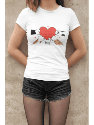Camiseta Heart and Cat Paws Feminina