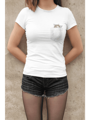 Camiseta Cat Sleeping in the Pocket Feminina