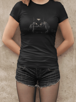 Camiseta Enigmatic Black Cat Feminina
