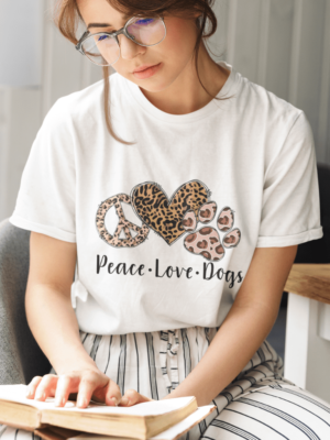 Camiseta Peace Love Dogs Unissex