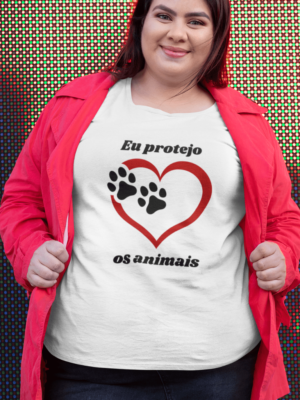 Camiseta Plus Size Eu Protejo os Animais