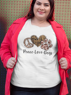 Camiseta Plus Size Peace Love Dogs
