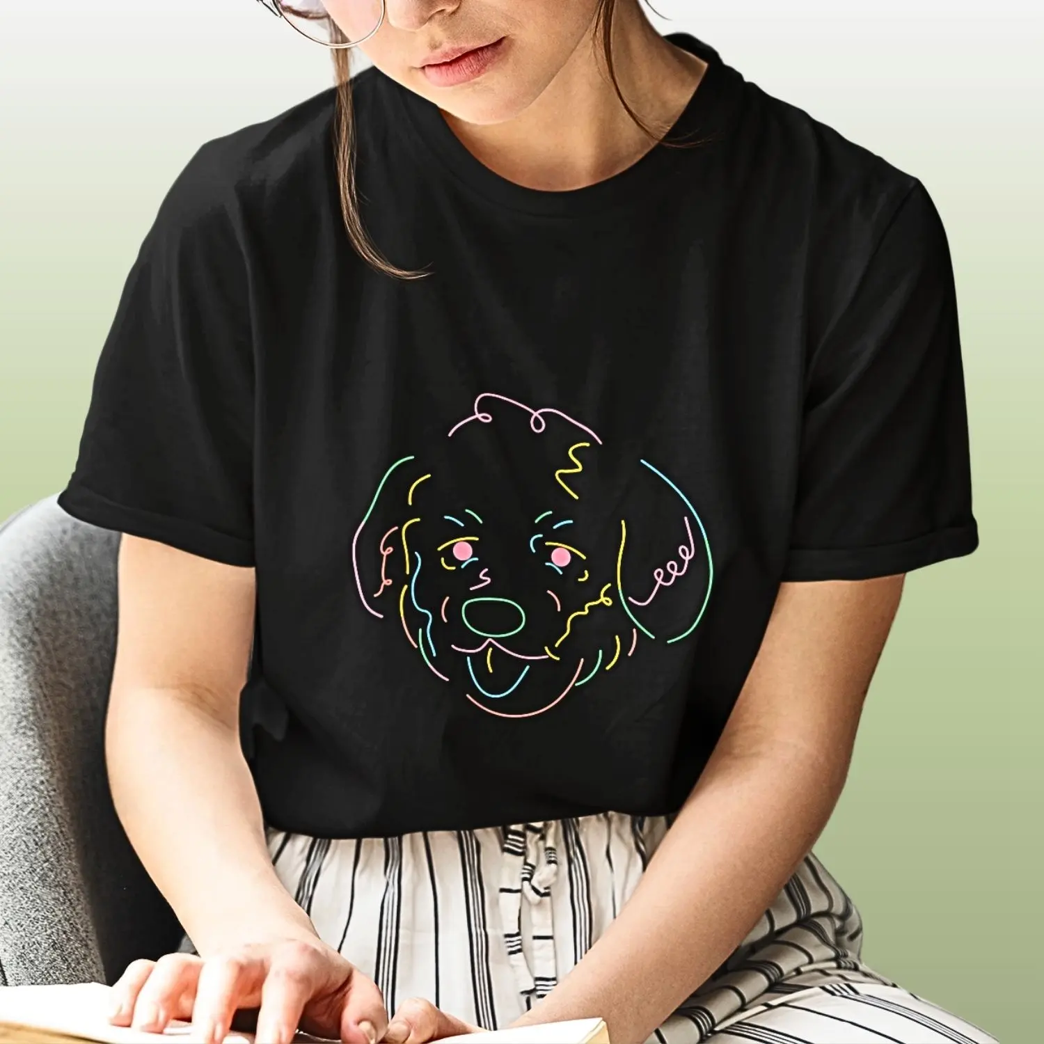 camiseta com desenho de cachorro em linhas coloridas - dog in colored lines
